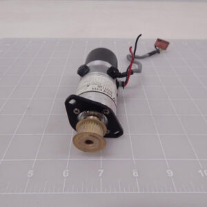 YASKAWA R01SAKOE UTOPI-100MX. SW0316-2B MINERTIA Motor